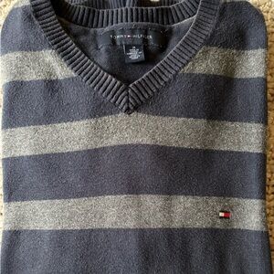 Men’s Tommy Hilfiger V-Neck Striped Sweater | Size M | Grey and Blue